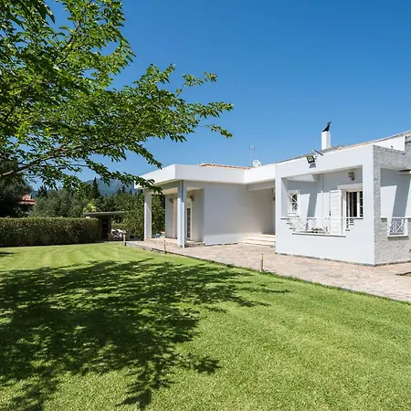 Villa Nefeli With Private Pool By Konnect