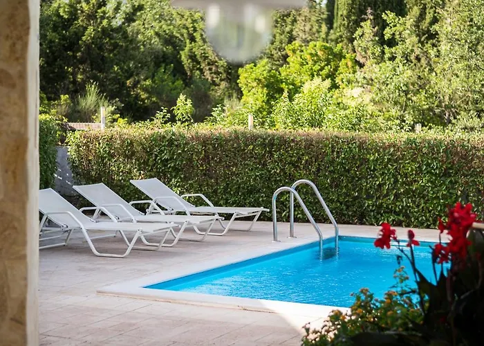 Nefeli With Private Pool By Konnect Willa *